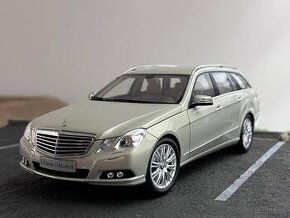 1:18 Mercedes-Benz E-Class T Model (S212) - Minichamps