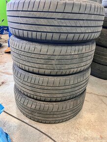 Predám letné gumy BRIDGESTONE 205/60/R16 Rok 2022