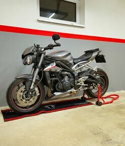 Triumph Street Triple 765 RS