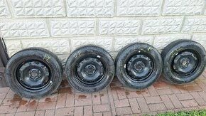 Predám sadu pneu, Fabia 4mm, pneu Hankook, 165x70 r14, - 1