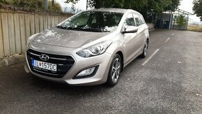 Hyundai i30 CW 1.6CRDi   42000km - kúpené v SR - 1