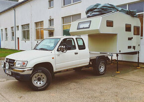 Toyota Hilux X-cab with Bimobil Husky 240