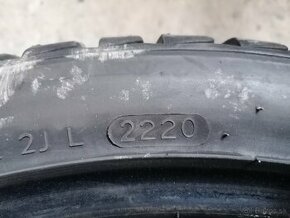 225/40r18 - 1