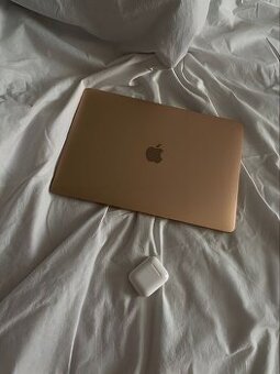 MacBook Air M1 (2020) - 256 GB, 8 GB RAM, Gold