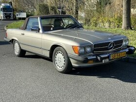 Mercedes-Benz 560 SL 1987r. R107 - 1