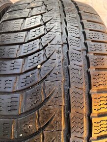 215/50R17 nokian zimne