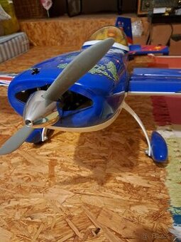 Rc model extra 330L