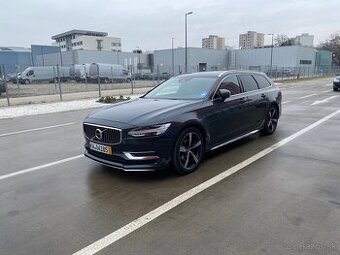 Volvo V90 D4