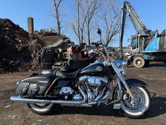 HARLEY DAVIDSON FLHR ROADKING 2010