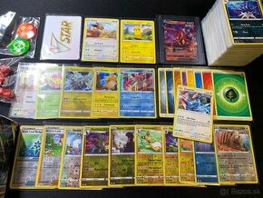 Pokemón MEGA balík (D): 200ks kariet v obaloch s V a Pikachu