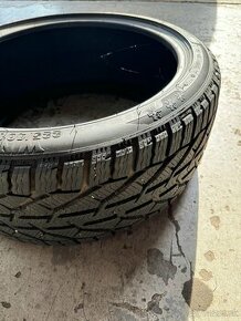 Pneu 225/40R18 92V - 1