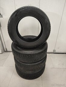 Nokian wrd4 215/60 R16