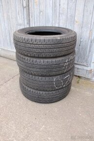 Pneumatiky 215/75R16C 116/114R 8mm dezén