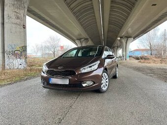 Kia Cee'd / 58 tisíc km / benzín / manuál / garážované