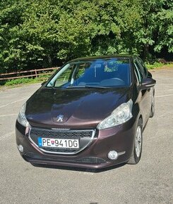 Peugeot 208 - 1