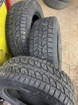 235/60R16