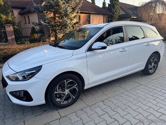 Hyundai i30 1.5 T-GDi CW MHEV -len 20tis km