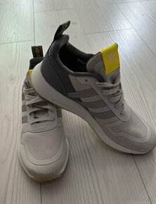 adidas Sneakersy Multix GW6837 Sive vel.42