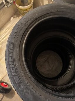 Michelin 225/55 R18 - 1