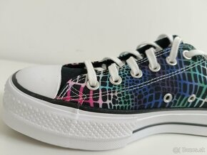 CONVERSE farebné