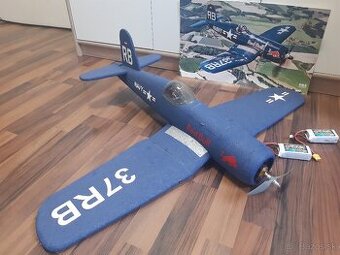 Rc model lietadla f4u corsair