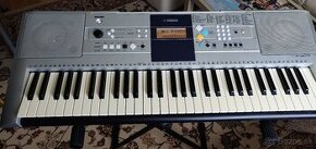 Predám Yamaha PSR E323