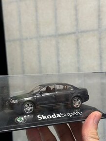 1:43 Model skoda superb