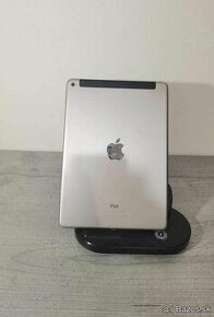 9.7" tablet Apple iPad Air 2 / 64GB Cell prasklinka - 1