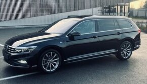 VW Passat Variant 110Kw .R line Pano Virtual IQ Light