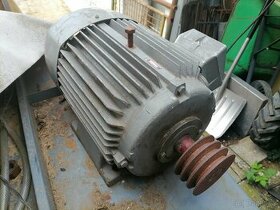 Predám 10kw 2940ot elektromotor s remenicou