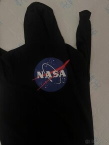 Nasa mikina