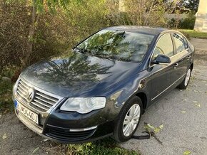 Volkswagen Passat 2.0 FSI Highline - 1