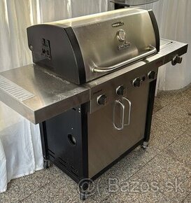 Plynovy gril Charbroil professional 4400s - 1