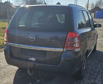 Rozpredám opel zafira B 1.7 cdti 92kw 2008