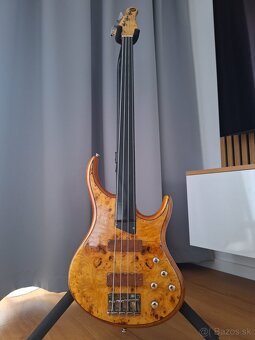 MTD ( Mark Tobias Design) Fretless