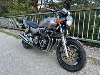 Yamaha XJR 1200