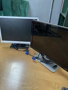 2 monitory na predaj - HP a BENQ