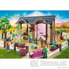 Playmobil 70995 Výuka jazdy na koni s konskými stajňami