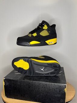 Jordan 4 Thunder - 1