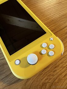 Nintendo Switch Lite Žltá