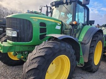 John Deere 7530