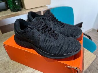 Nike Revolution 4 Black (čierna)