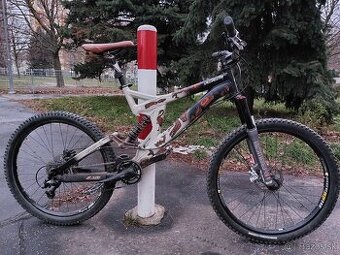 DH 2x Specialized FSR 3 bomber,Deore.FOX 500eur Orange sub5