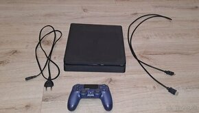 Ponúkam na predaj plné funkčnú konzolu PS4 Slim