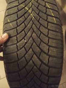 Predám 2ks zimné pn.205/60r16 Bridgestone