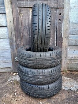 Predám 4 jazdené letné pneumatiky Dunlop Blue 195/65 R15