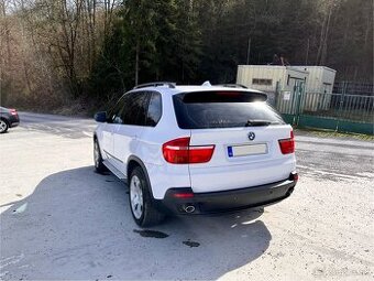 BMW X5 E70 3.0d Drive (2010) - 173 kW