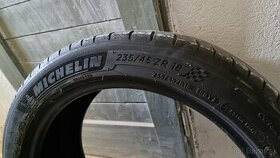 235/45 ZR18 Michelin Pilot Sport 4