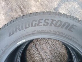 Bridgestone  235/60R18zimné