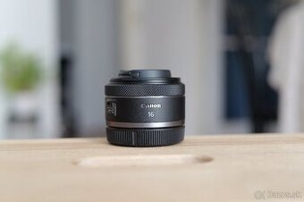 Canon RF 16mm f/2,8 STM